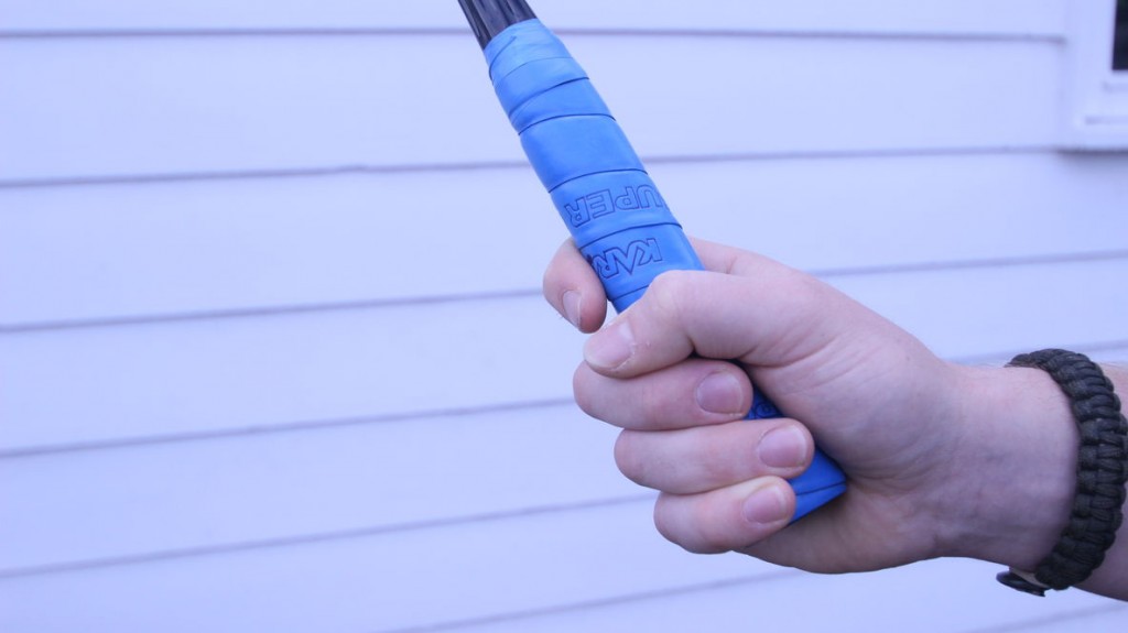 A lower squash racket grip